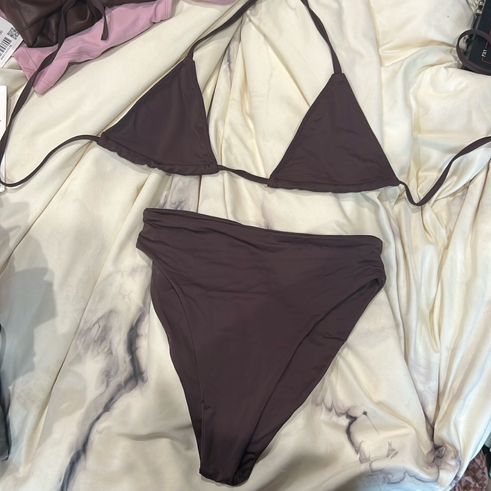 437 Bikini